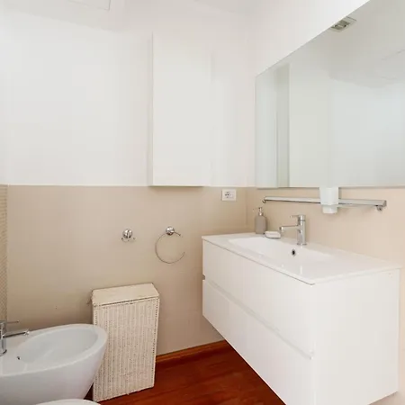 Guesthost - Milano-domodossola Balcony Апартаменты