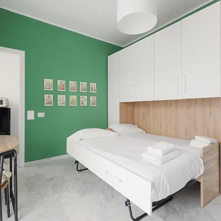 Dergano Balcony Apartment