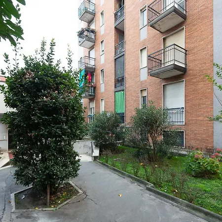 Apartment Dergano Balcony Milan