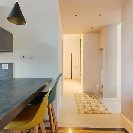 Guesthost - M4 Argonne Cosy Apartament *