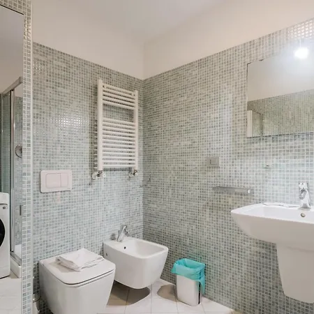 Guesthost - Sempione & Monumentale Apartman *