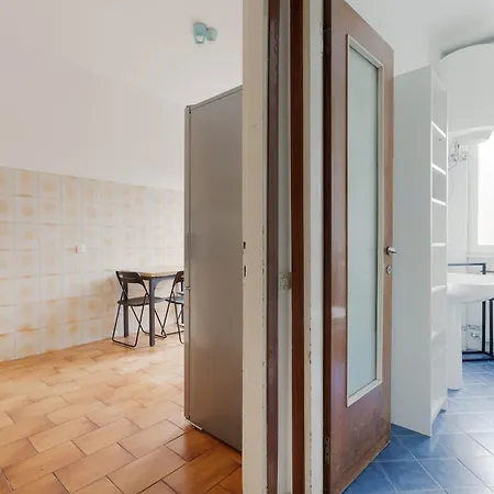Guesthost - Charming Navigli! Functional Apartment