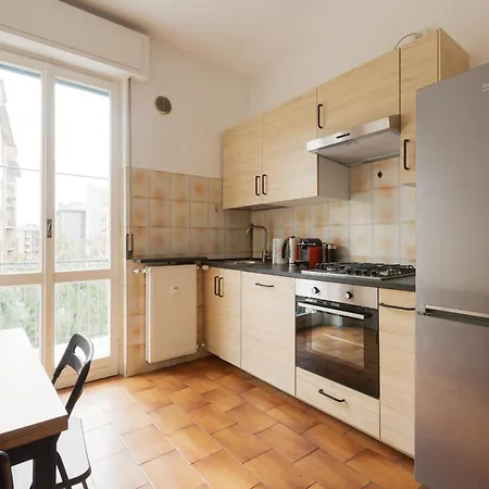 Apartament Guesthost - Charming Navigli! Functional