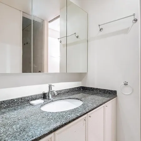 Guesthost - Brera Escape! Exclusive Roomy Flat Daire *