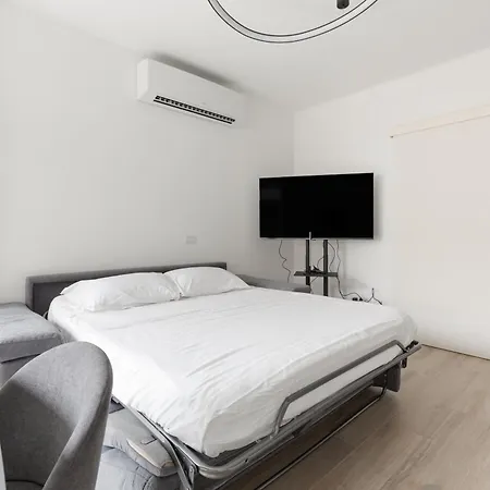 Modern With Shared Pool & Apartment