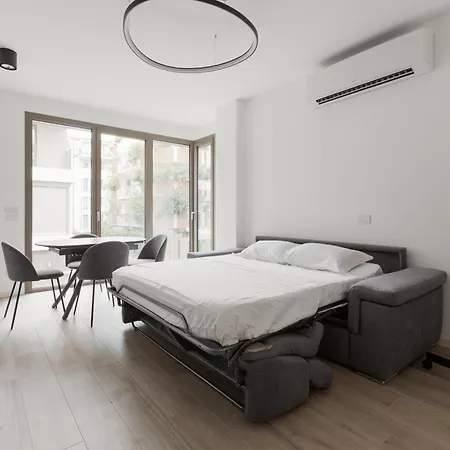 Apartment Modern With Shared Pool & *
