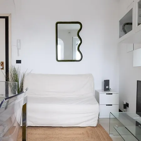 Appartamento Vivace Bilocale Con Vista Sul Naviglio -mirable Pm Milano