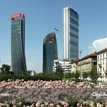 5 Min Citylife District Exclusive Flat Apartment *