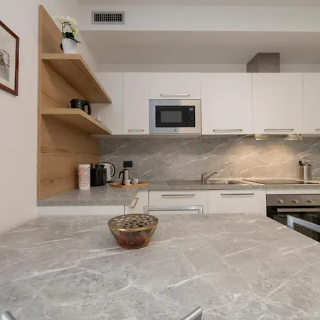 Comfortable Two-room For Rho Fiera