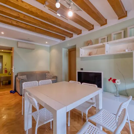 I-host - Trilocale Navigli Con Vista Darsena Milánó