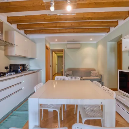 Apartamento I-host - Trilocale Navigli Con Vista Darsena Milán