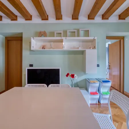 Apartman I-host - Trilocale Navigli Con Vista Darsena