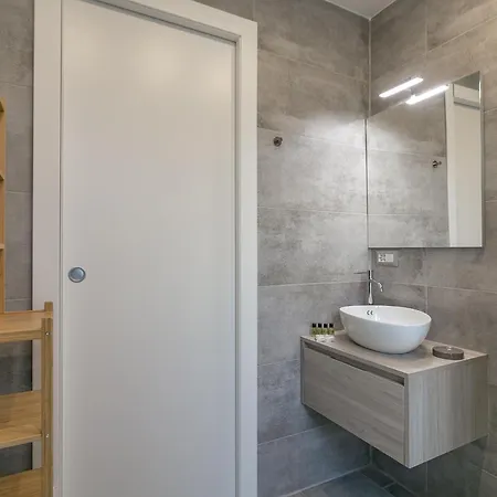 Joivy Modern With Balcony Near Apartment *