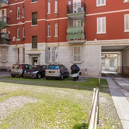 Tom&mary 5 Min Metro * Milão