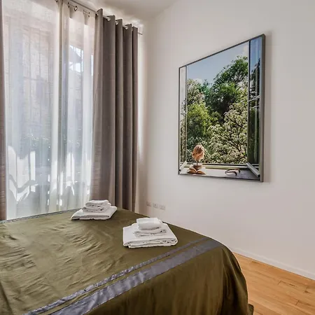 Intrho Isola Luxury , Modern & Cozy Apartmán