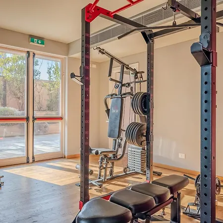 Giaxtower Gym & Pool Skyline View 20' Piano *