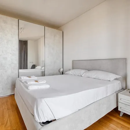 Apartment Giaxtower Gym & Pool Skyline View 20' Piano Milan