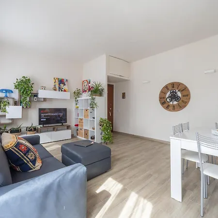 Stylish Porta Romana With Terrace Mailand