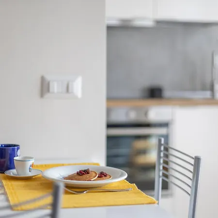 Stylish Porta Romana With Terrace Apartment Mailand