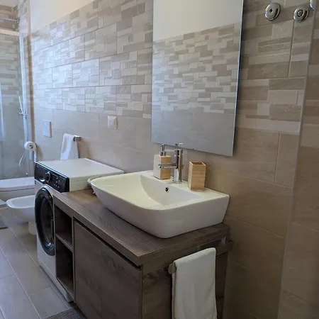 Urban - Near San Siro Stadium, Fiera Milano, American Embassy, Portello, Life And Arco Della Pace Movida *