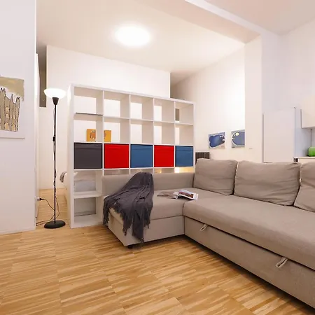 Loft In The Heart Of Nolo - Rovereto Lägenhet *