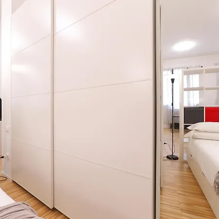 Loft In The Heart Of Nolo - Rovereto Lägenhet