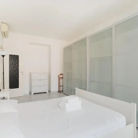 Guesthost - Mm Lotto - Comfy & Bright X4 Milão