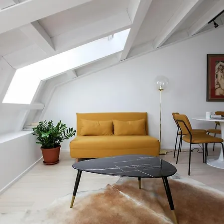 Newly Renovated Bright Penthouse Апартаменты *