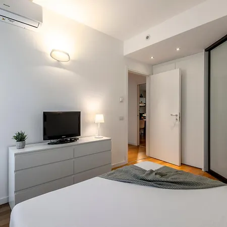 Stayeasy Gargano - Stylish With Private Yard דירה