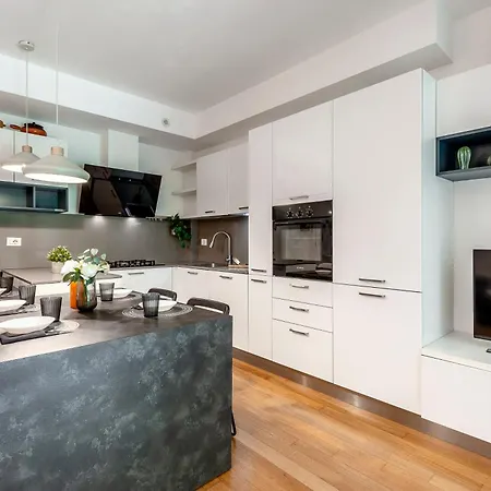 Stayeasy Gargano - Stylish With Private Yard מילאנו