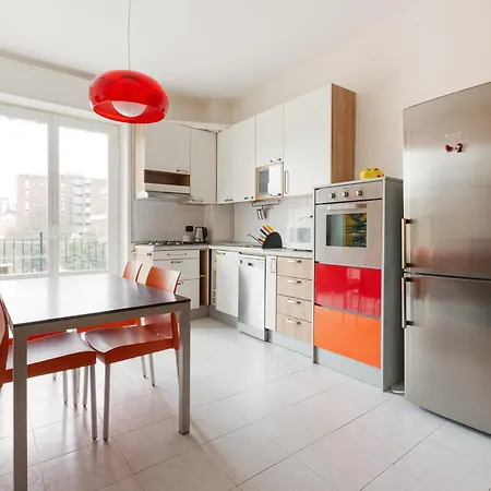 Guesthost - Urban Oasis Between M1 & San Siro Milán