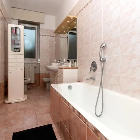 Spacious Near Bocconi Апартаменты