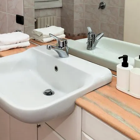 Spacious Near Bocconi Μιλάνο