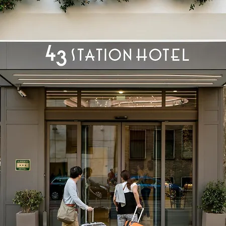 43 Station Hotel