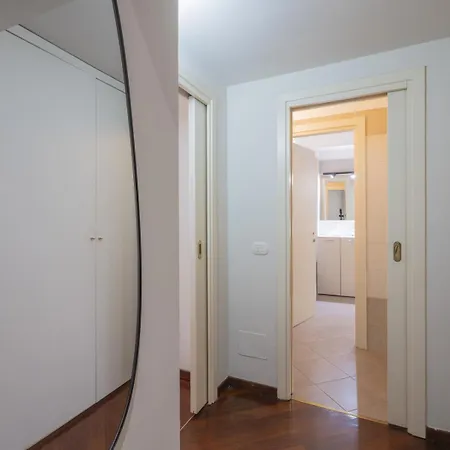 Apartamento Bright & Chic 1bdr With Shared Rooftop Terrace In San Babila *