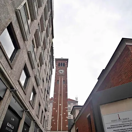 Bright & Chic 1bdr With Shared Rooftop Terrace In San Babila Lägenhet Milano