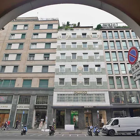 Bright & Chic 1bdr With Shared Rooftop Terrace In San Babila Apartamento