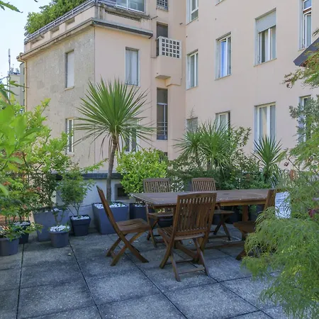 Bright & Chic 1bdr With Shared Rooftop Terrace In San Babila Apartmán *