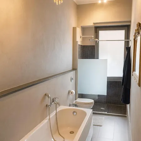 Beautiful Floral On Navigli *