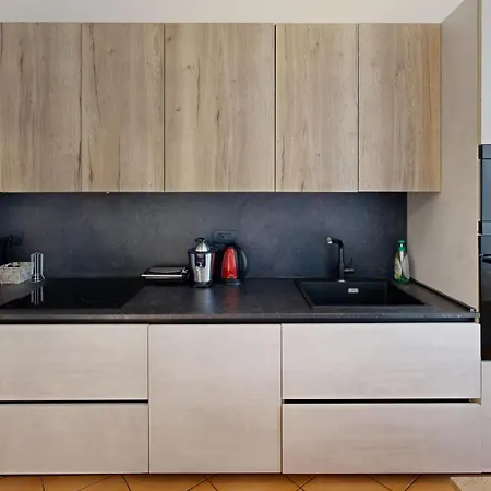 Apartament Wonderful Downtown Apartment-hd Netflix, King-size Bed, Two Minutes' Walk From Metro *