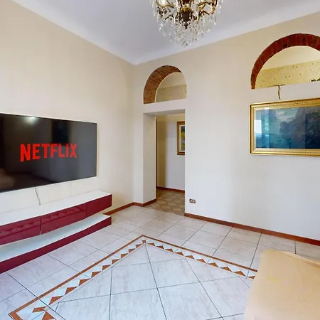 Apartment Wonderful Downtown Apartment-hd Netflix, King-size Bed, Two Minutes' Walk From Metro Mailand