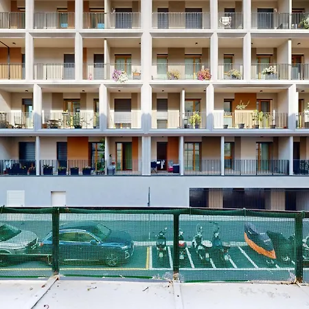 Wonderful Downtown Apartment-hd Netflix, King-size Bed, Two Minutes' Walk From Metro Milaan