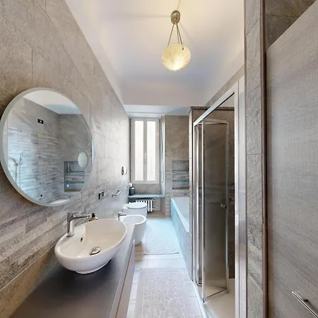 Wonderful Downtown Apartment-hd Netflix, King-size Bed, Two Minutes' Walk From Metro Apartament