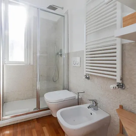 Da Vinci - With Balcony In Design District - Tortona Area * Milano