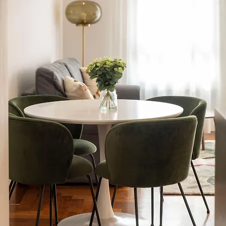 Apartman Manzoni 44 *