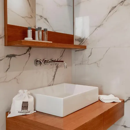 Lejlighed Manzoni 44 *