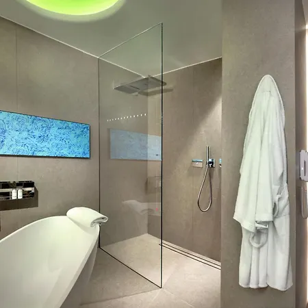 Cavour 4* Milan