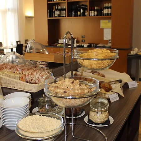 Ih Lorenteggio Hotel Milan