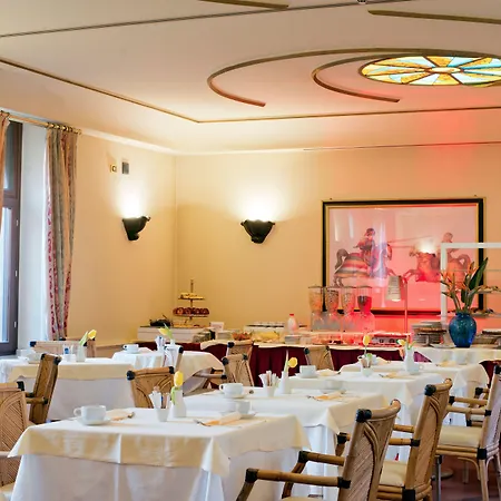 Regency Ξενοδοχείο 4*