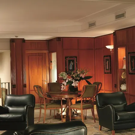 Capitol מלון 4*